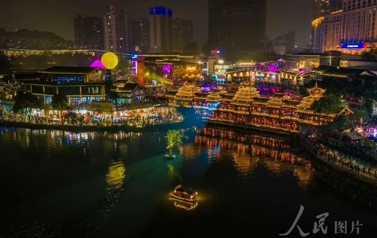 南宁民歌湖夜景灯光案例